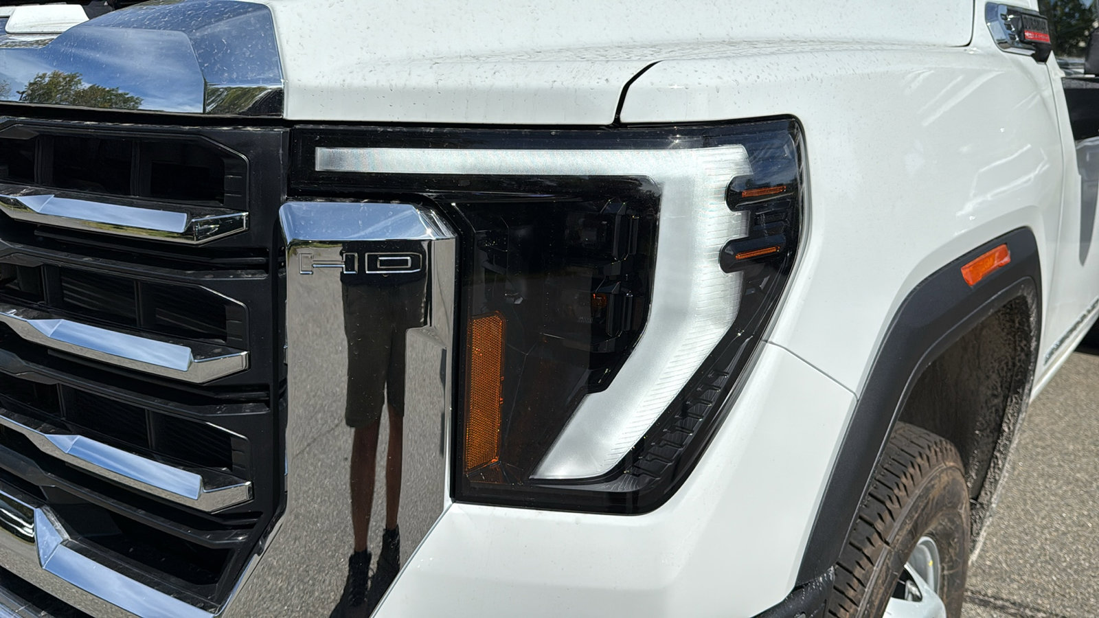 New 2026 GMC Sierra 3500 SLE w/ SLE Convenience Package image 4