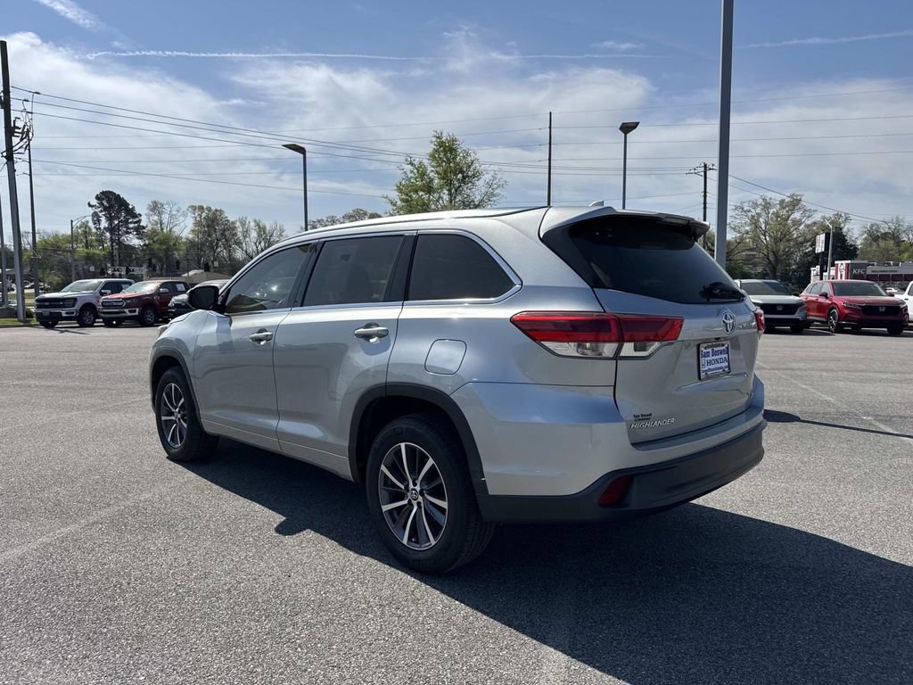 Used 2018 Toyota Highlander XLE image 6