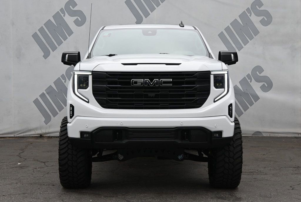Used 2025 GMC Sierra 1500 Elevation w/ Elevation Premium Package image 2