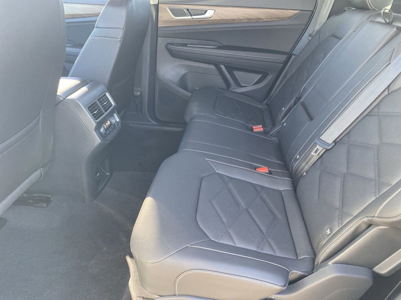 New 2026 Volkswagen Atlas SE image 12