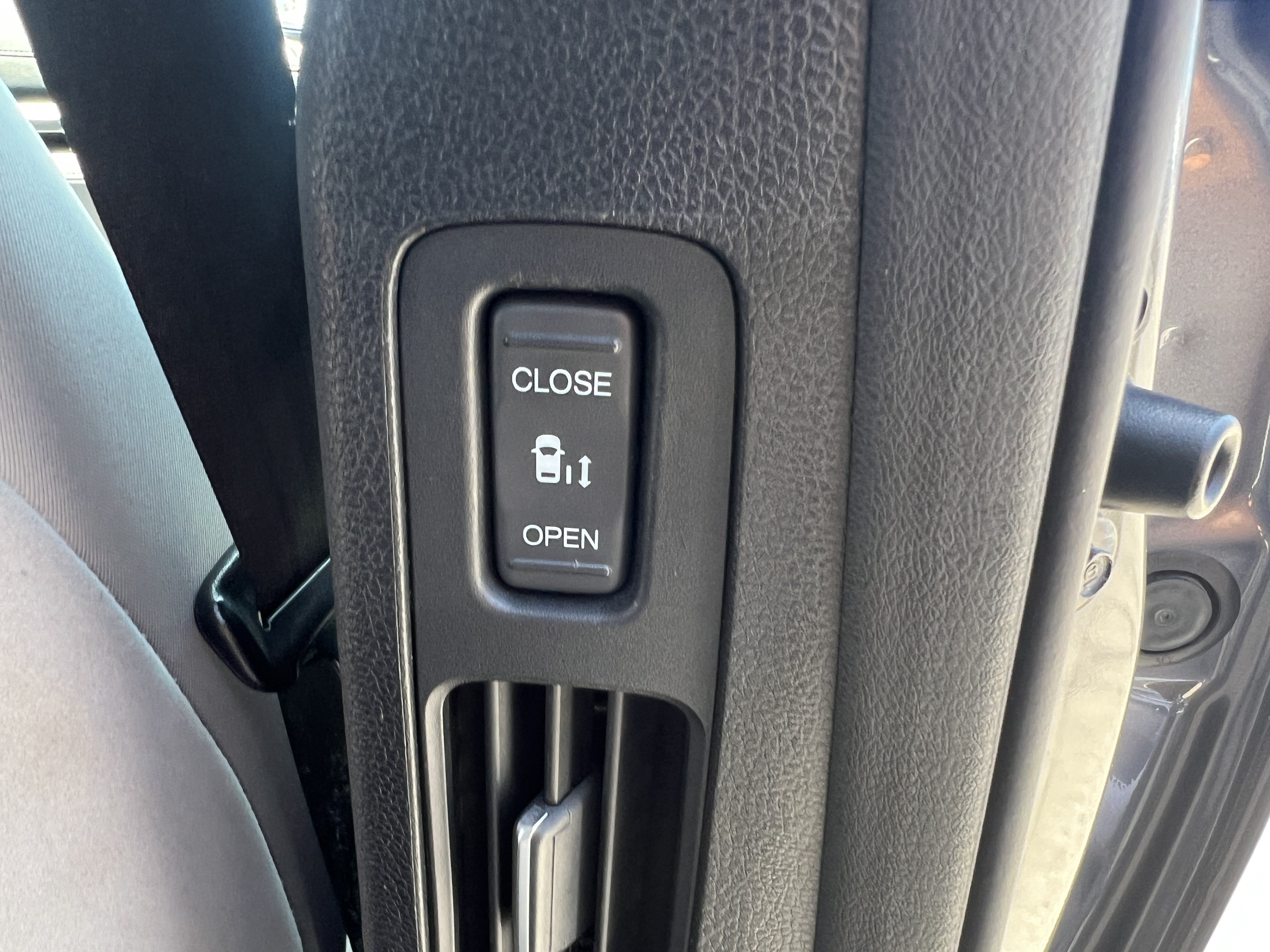 Used 2021 Honda Odyssey EX image 17