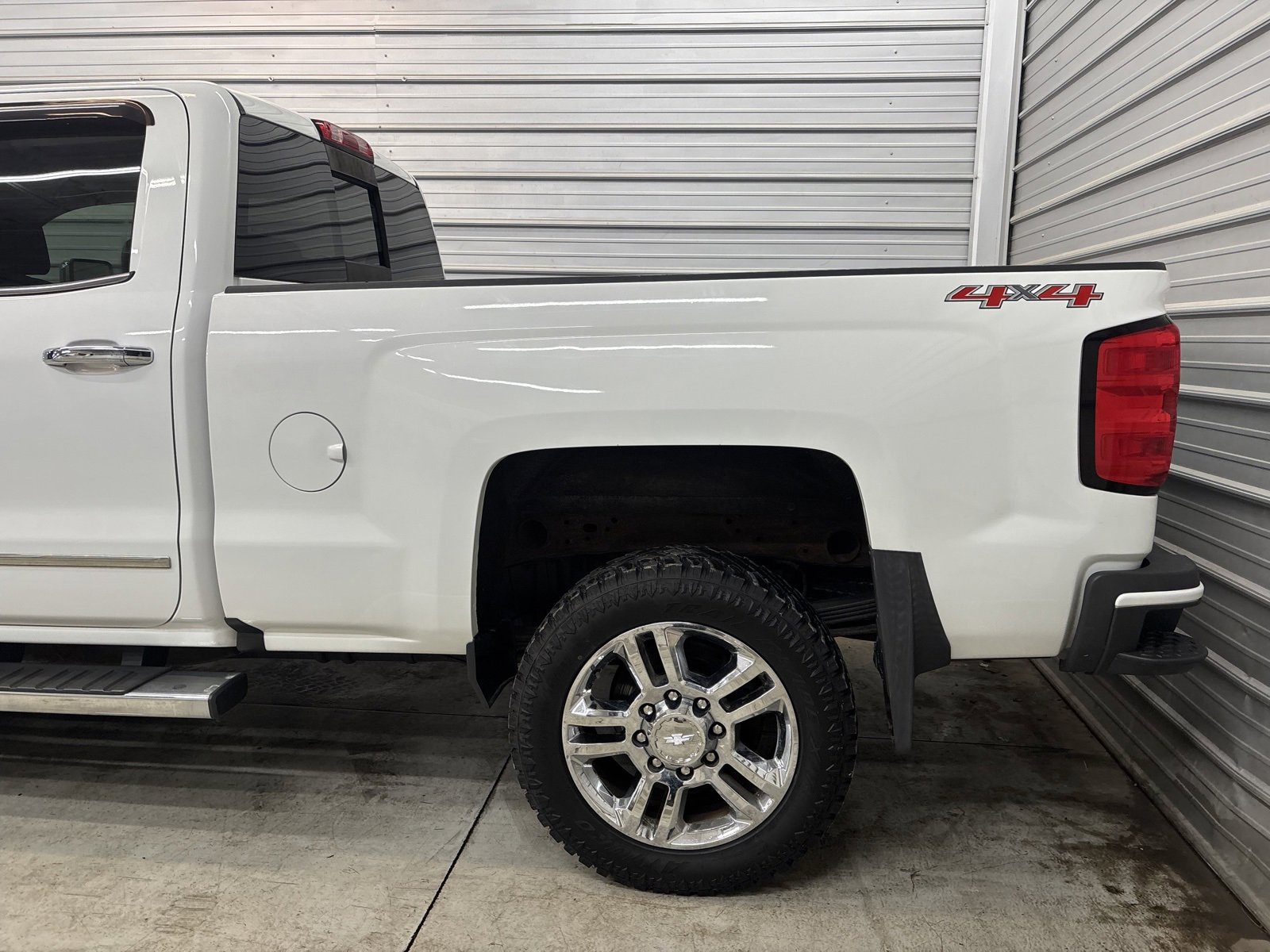 Used 2017 Chevrolet Silverado 2500 High Country w/ Duramax Plus Package image 7