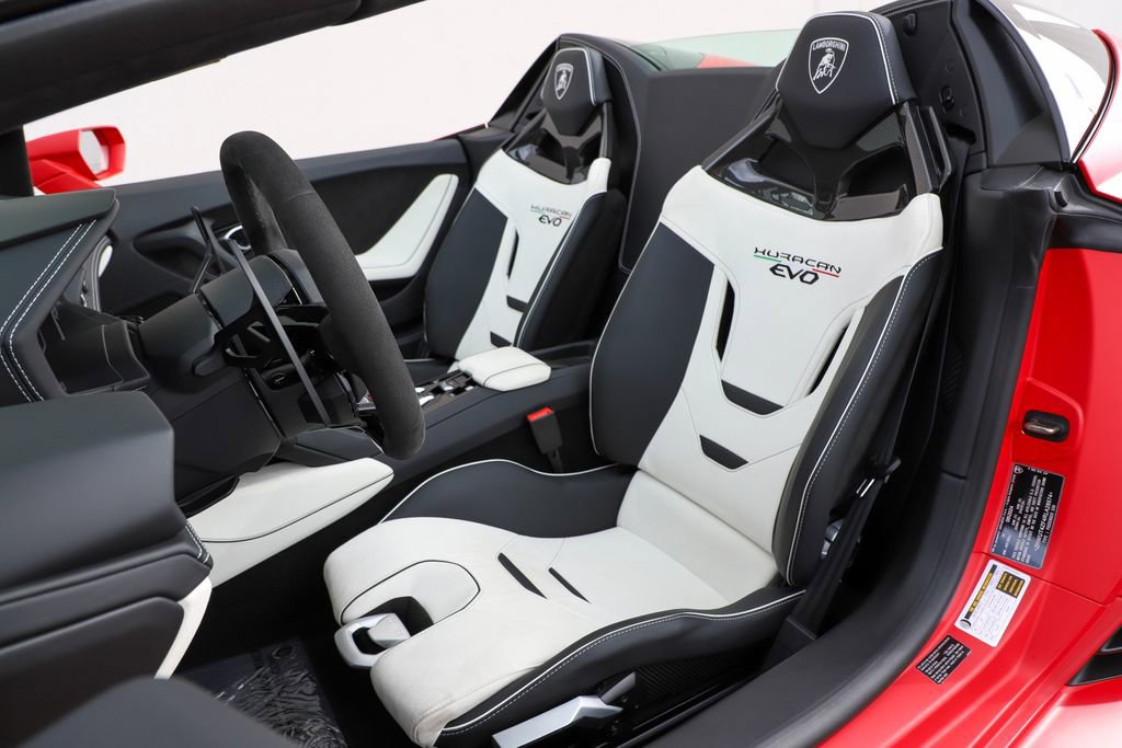 Used 2024 Lamborghini Huracan EVO AWD/4WD image 4