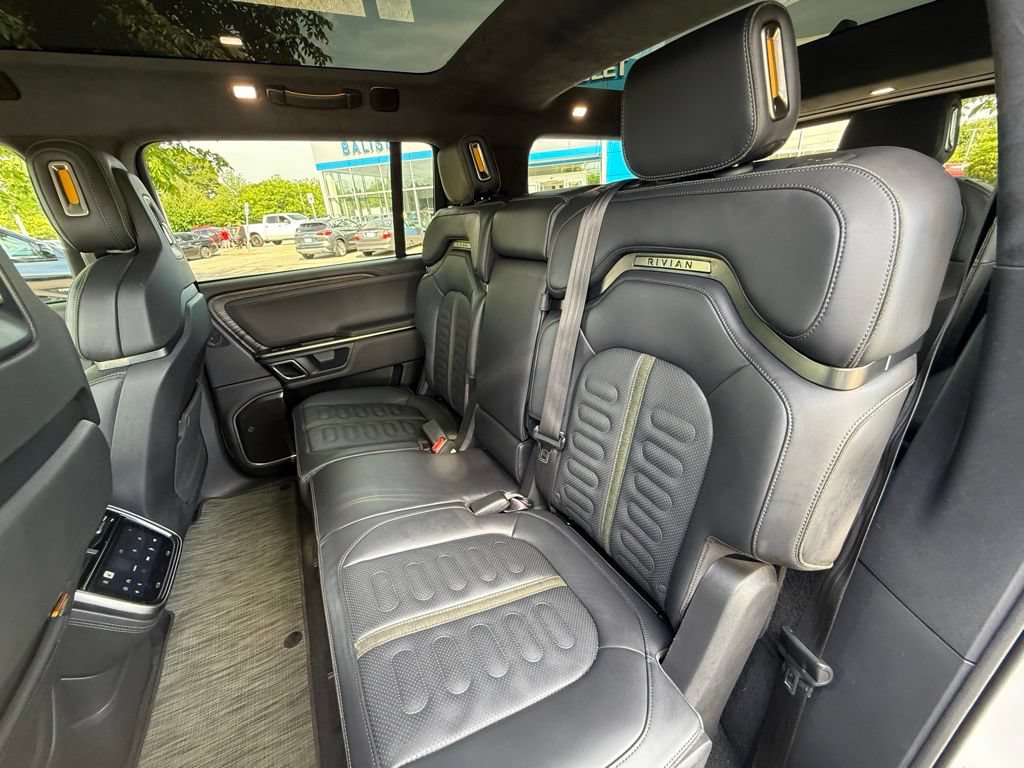 Used 2023 Rivian R1S Adventure AWD/4WD image 25