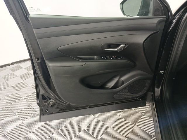 Used 2025 Hyundai Tucson SE image 18