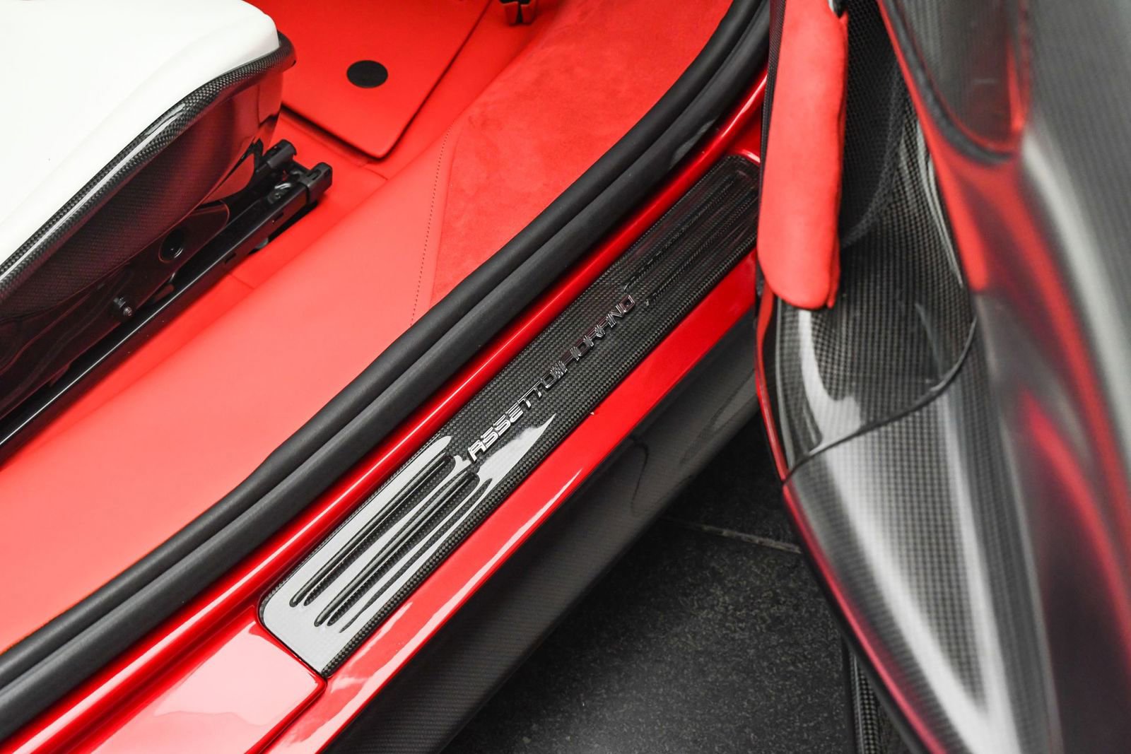 Used 2023 Ferrari SF90 Stradale image 40