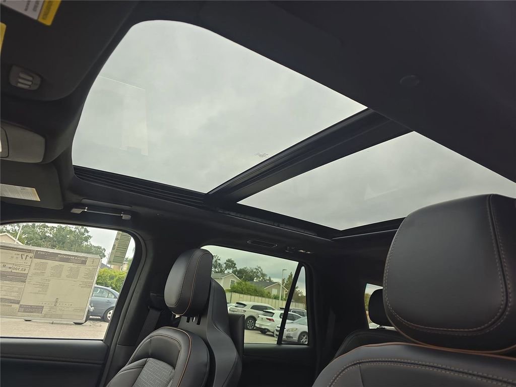 New 2025 Lincoln Navigator L Black Label image 27