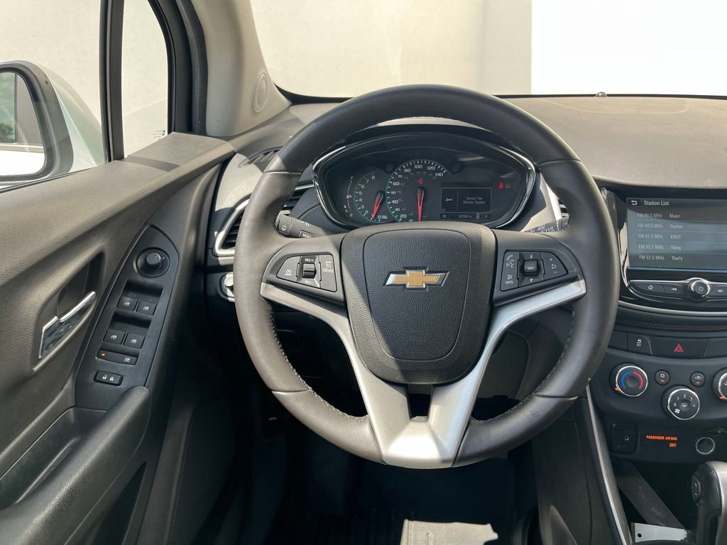 Used 2017 Chevrolet Trax LT w/ Driver Confidence Package AWD/4WD image 18