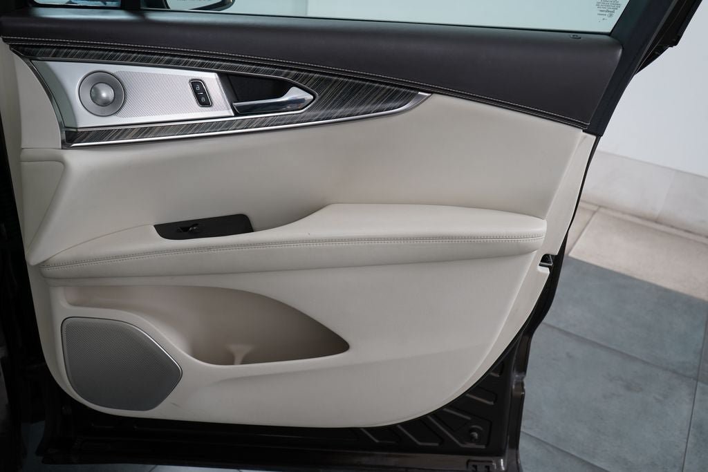Used 2019 Lincoln Nautilus Black Label AWD/4WD image 32