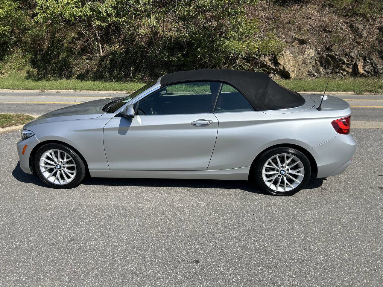 Used 2016 BMW 228i Convertible image 12