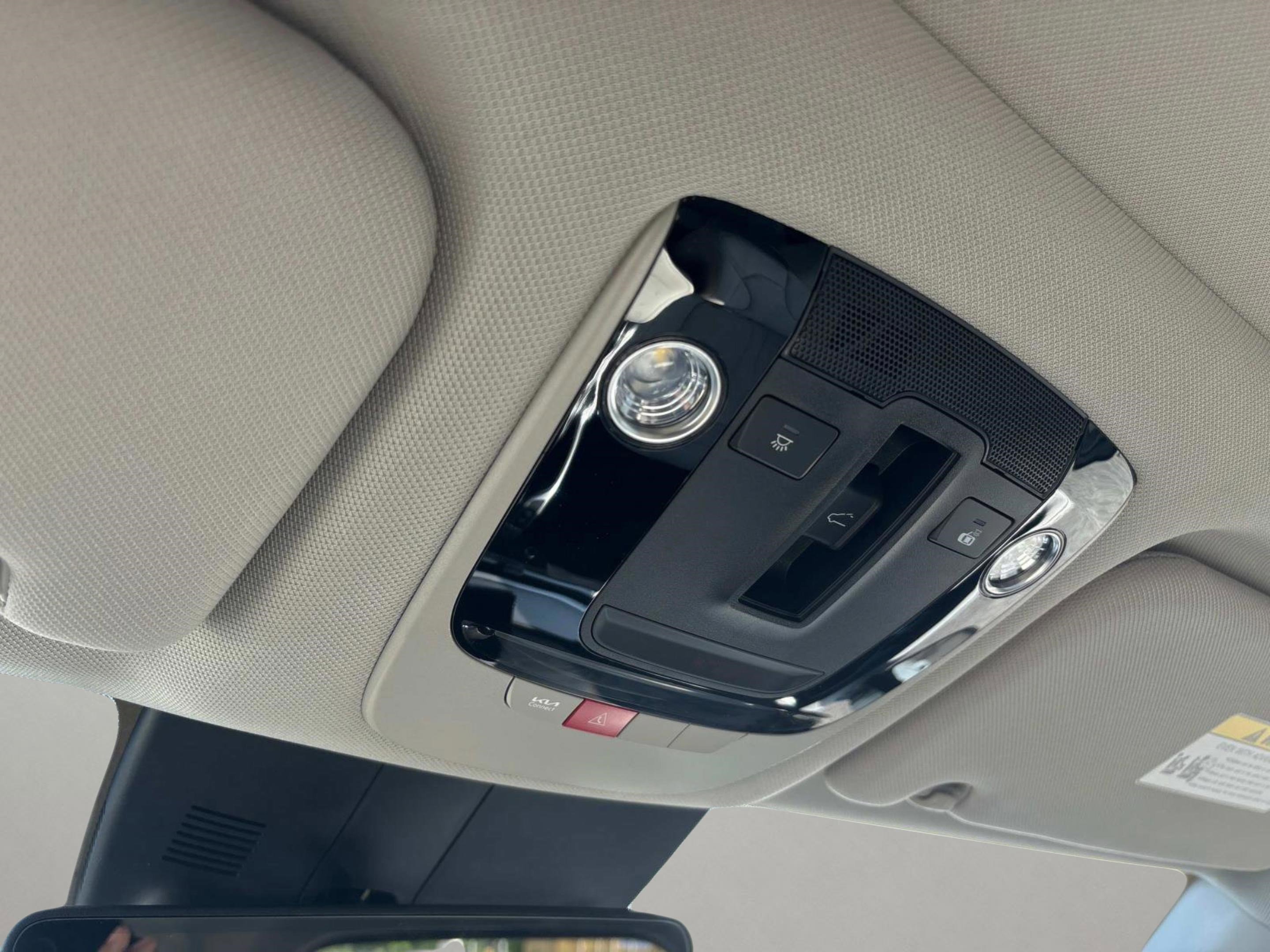 New 2025 Kia Sorento S w/ Panoramic Sunroof Package image 29