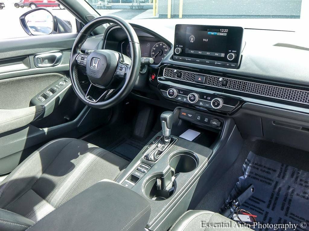 Used 2025 Honda Civic Sport image 25