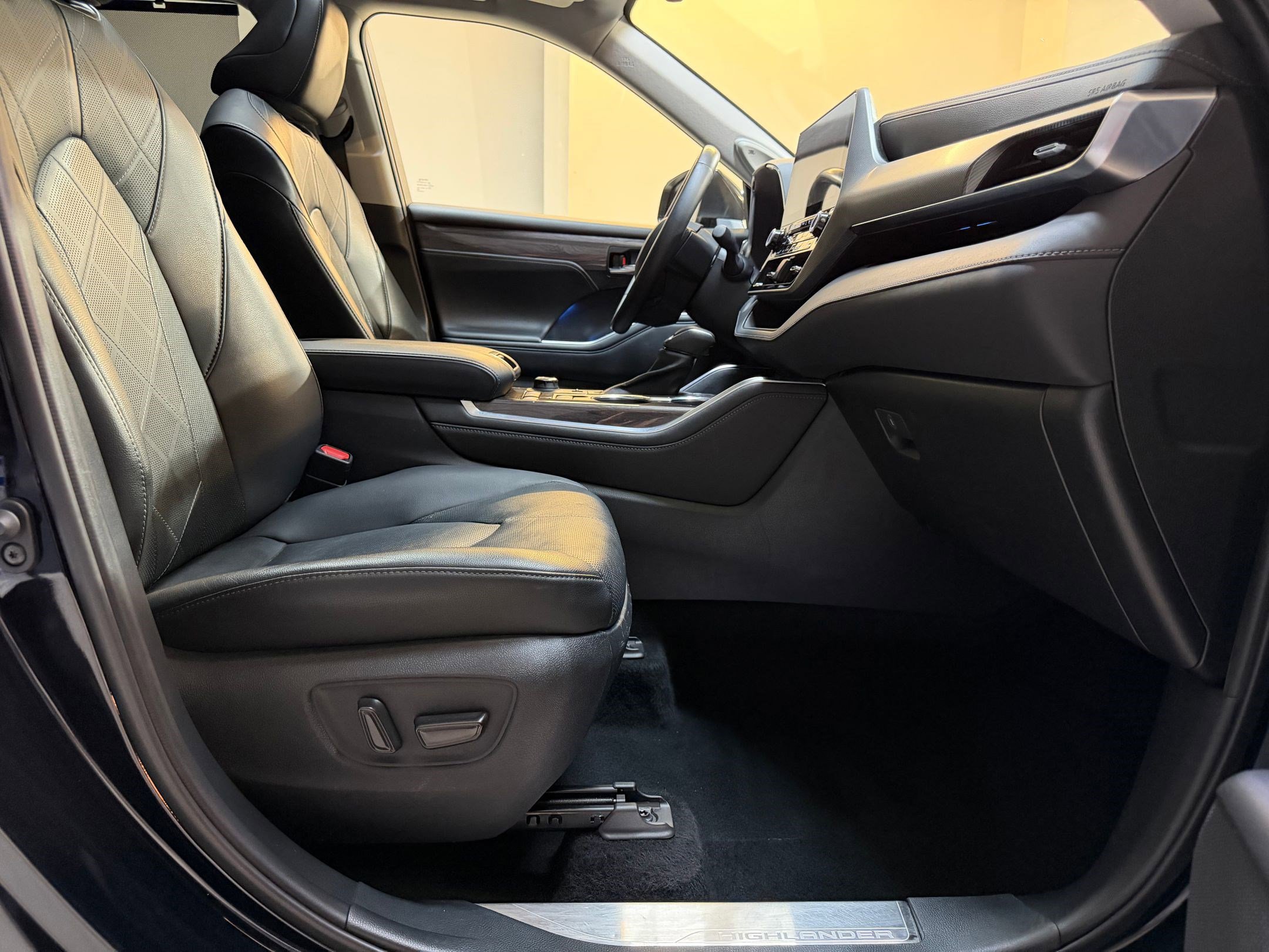 Used 2021 Toyota Highlander Platinum image 52