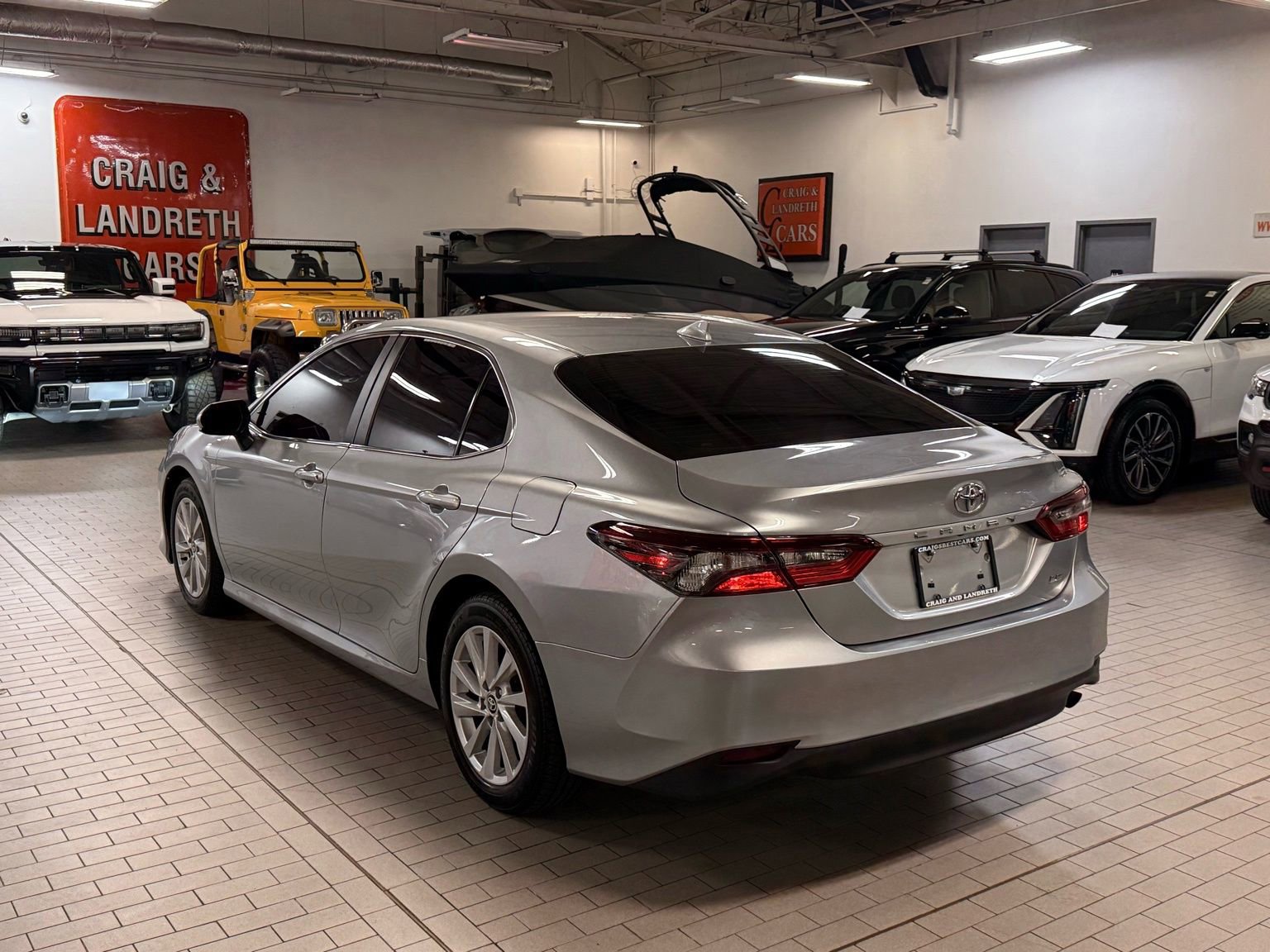 Used 2022 Toyota Camry LE image 7