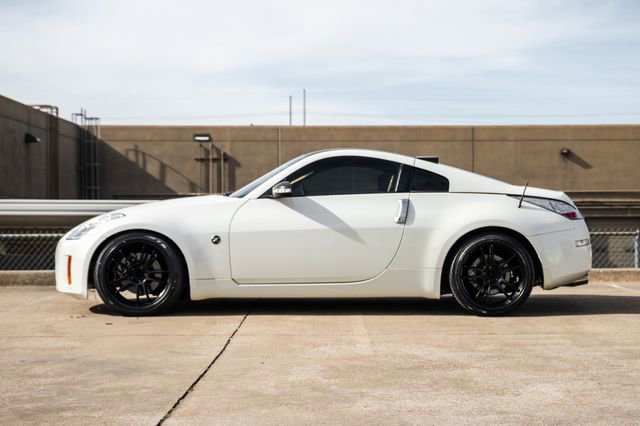 Used 2006 Nissan 350Z Coupe w/ (N93) Cargo Convenience Pkg image 44