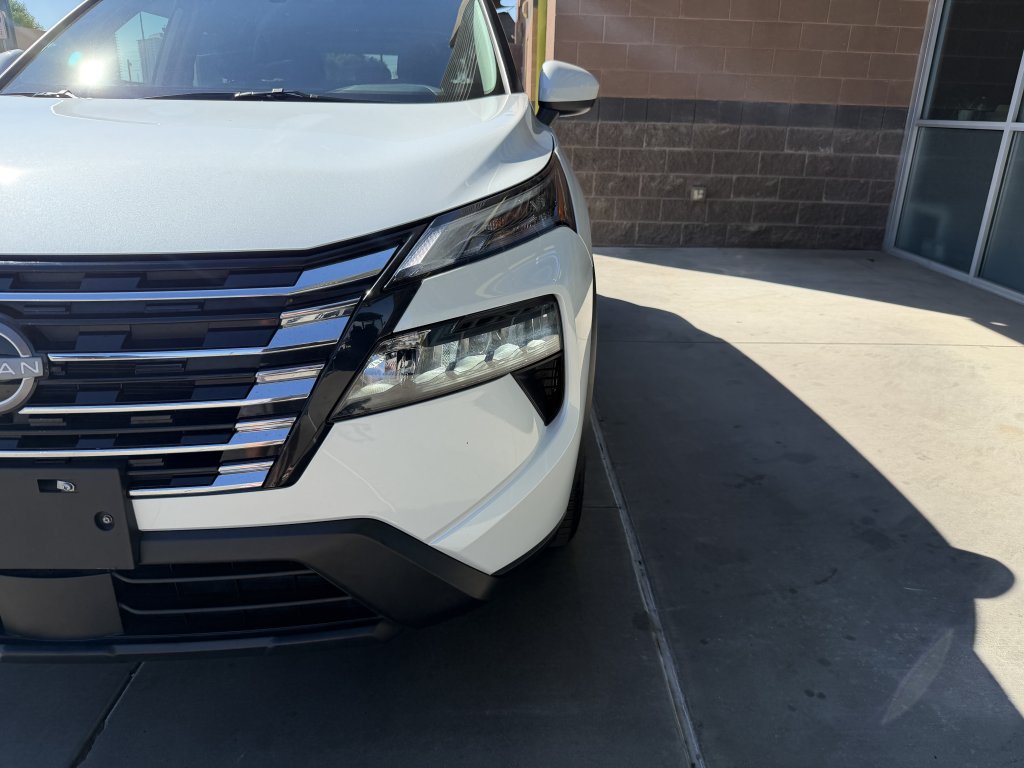 Used 2026 Nissan Rogue SV FWD image 11