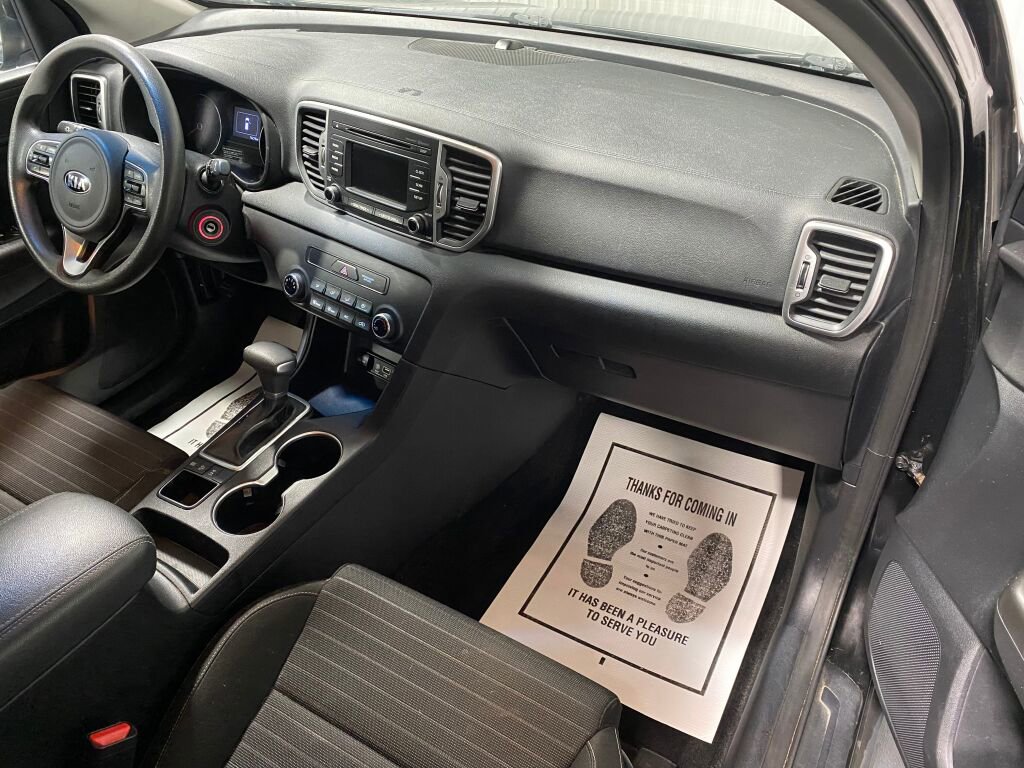 Used 2018 Kia Sportage LX image 3