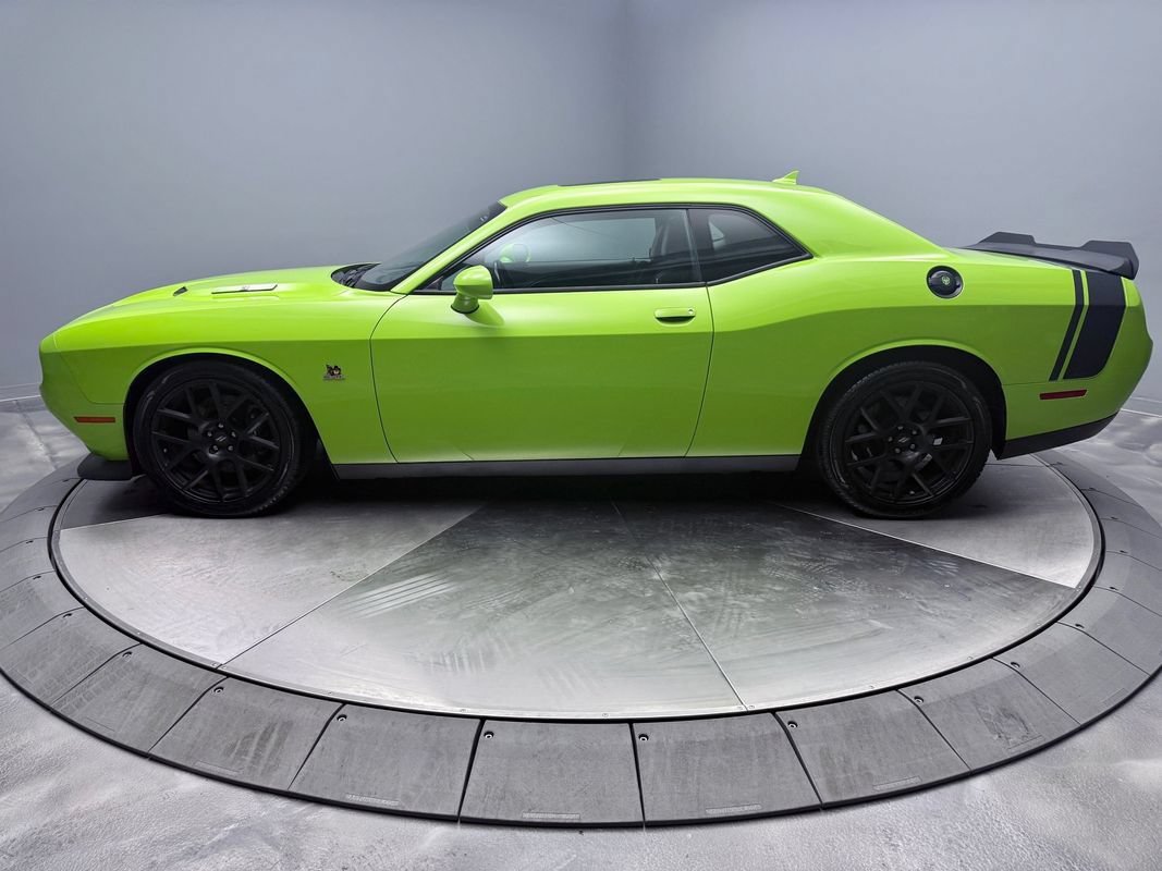 Used 2015 Dodge Challenger R/T Scat Pack w/ Scat Pack Appearance Package RWD image 8