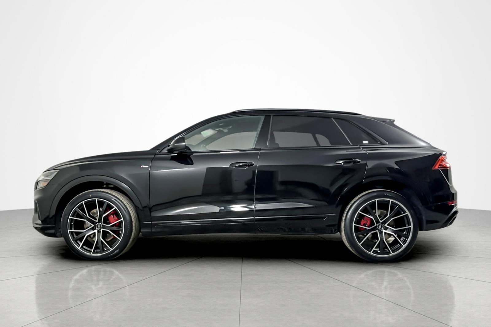 Used 2023 Audi Q8 Premium Plus w/ Premium Plus Package image 2