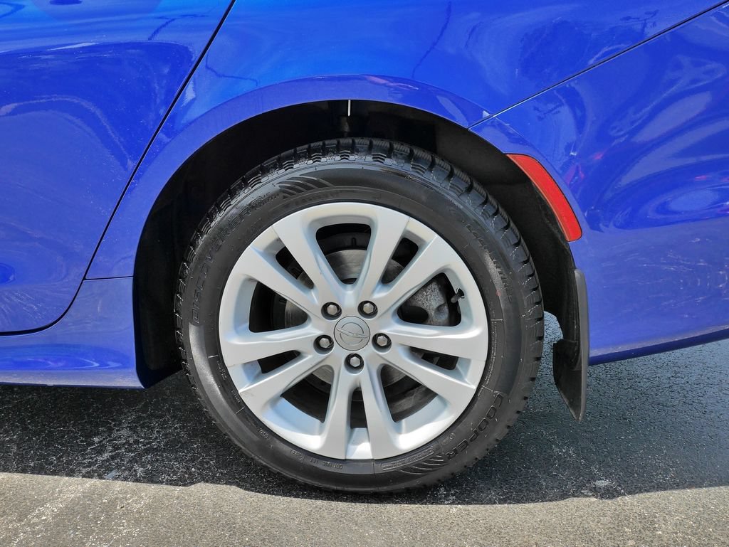 Used 2017 Chrysler 200 Limited Platinum FWD image 9