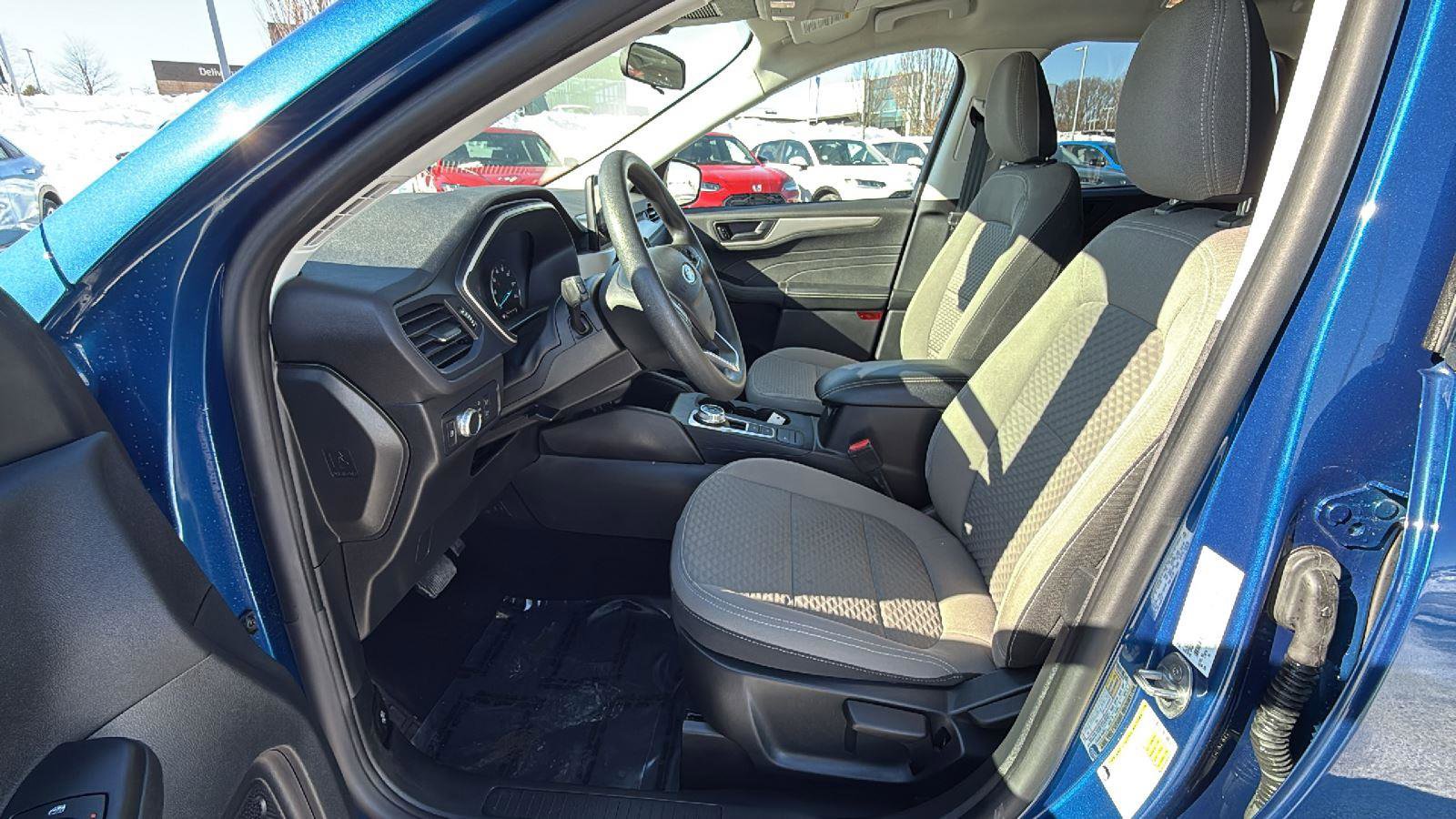 Used 2022 Ford Escape SE image 24