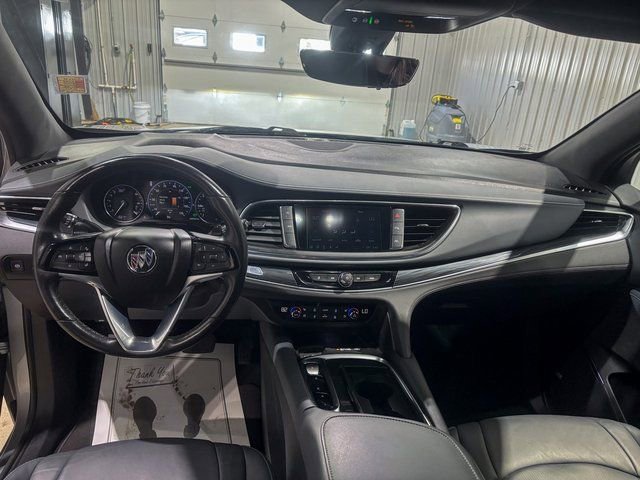 Used 2024 Buick Enclave Premium image 17