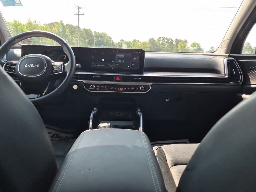 Used 2025 Kia Sorento EX AWD/4WD image 42
