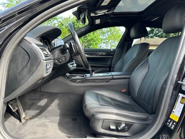 Used 2019 BMW 740i xDrive w/ M Sport Package AWD/4WD image 12