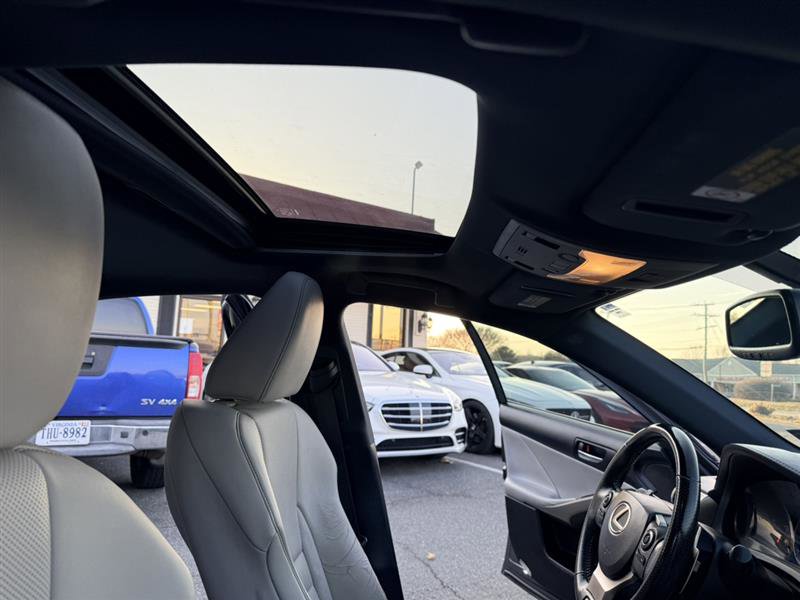 Used 2016 Lexus IS 200t w/ F Sport Package RWD image 13