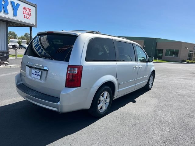 Used 2008 Dodge Grand Caravan SXT w/ Entertainment Group 2 FWD image 12