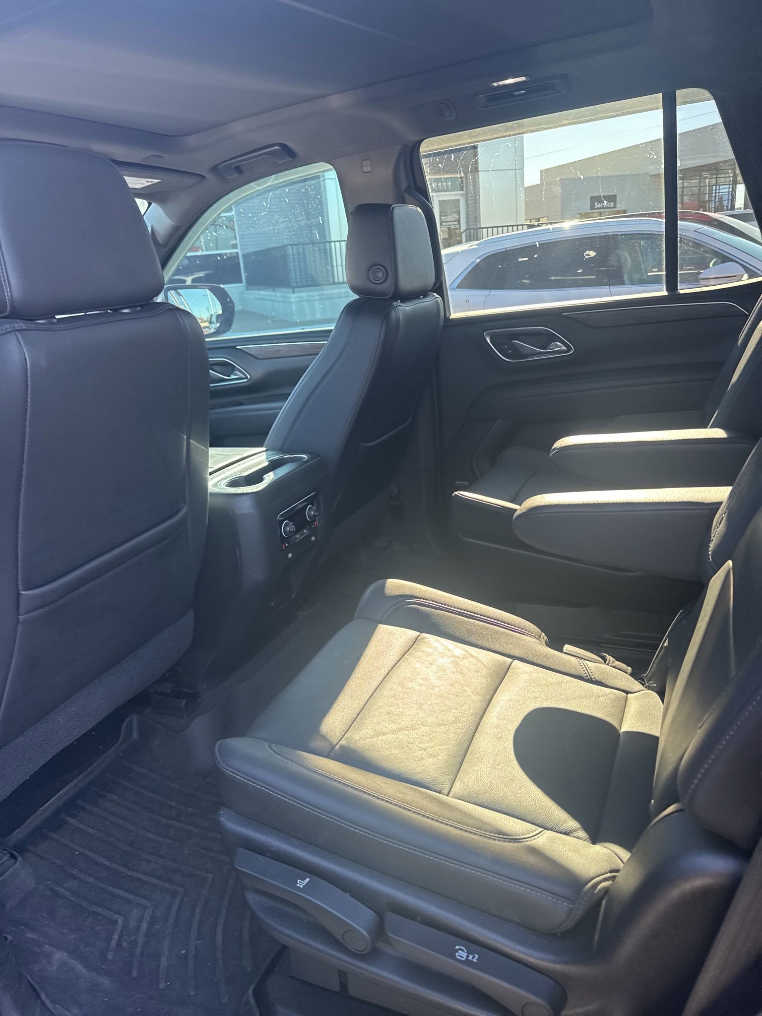 Used 2021 Chevrolet Tahoe Z71 w/ Luxury Package image 10