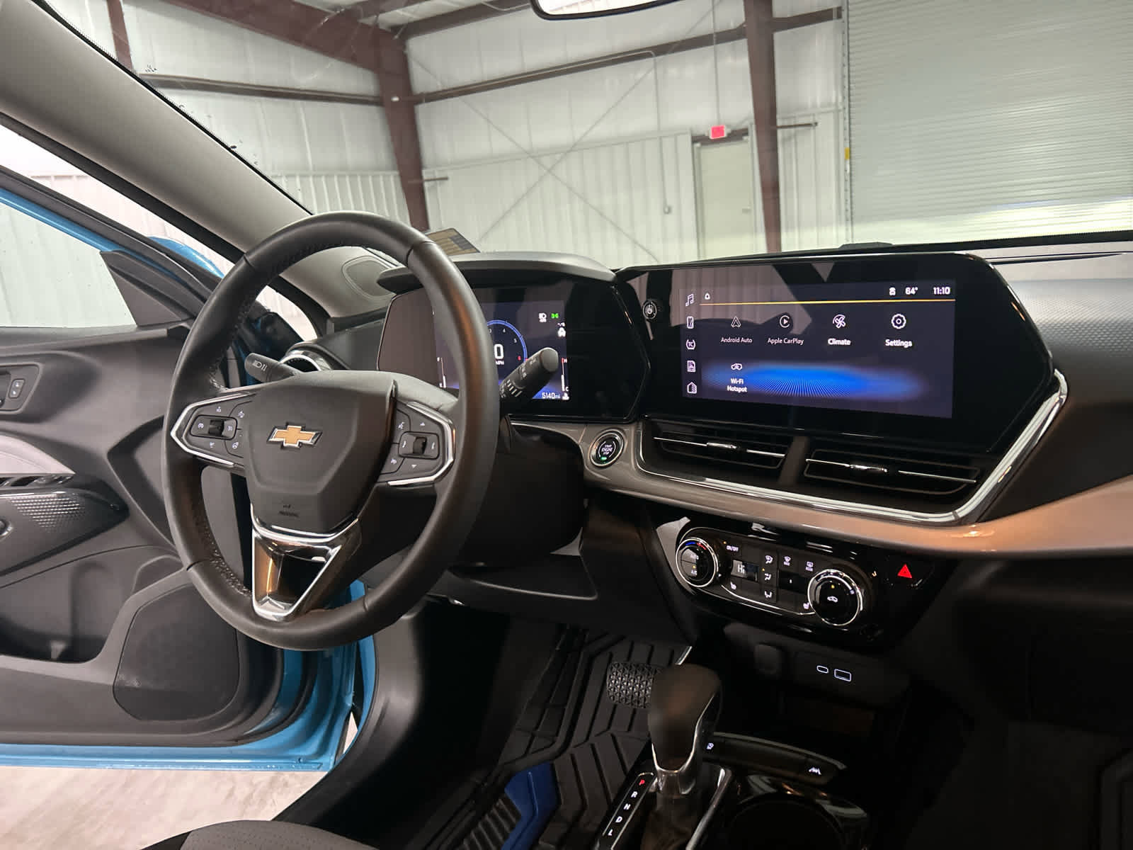 Used 2025 Chevrolet Trax LT w/ Driver Confidence Package image 25