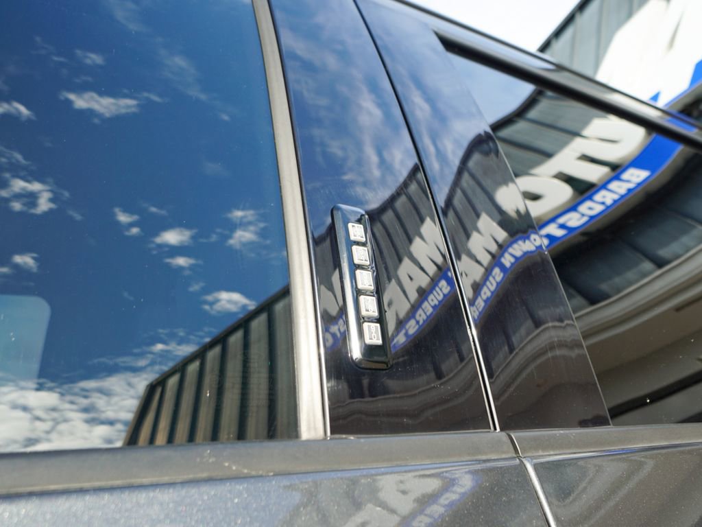 Used 2018 Ford F150 XLT w/ Equipment Group 302A Luxury image 10