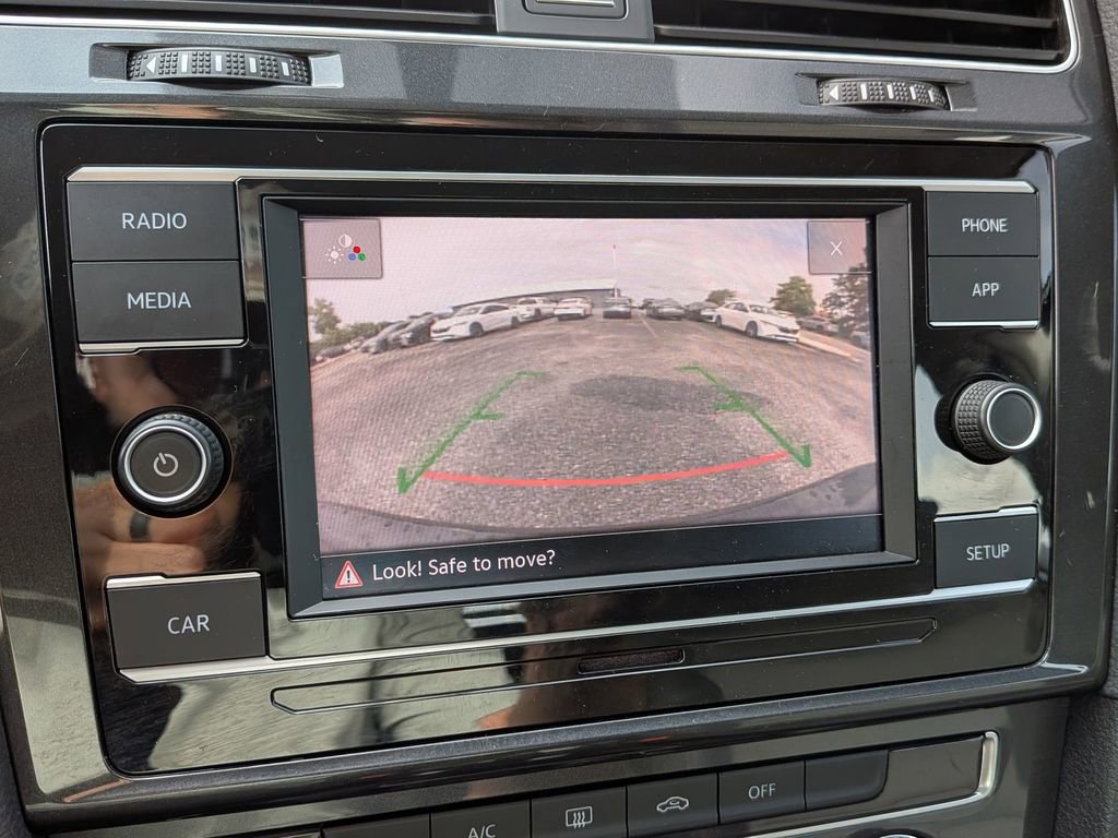 Used 2018 Volkswagen Golf S FWD image 24