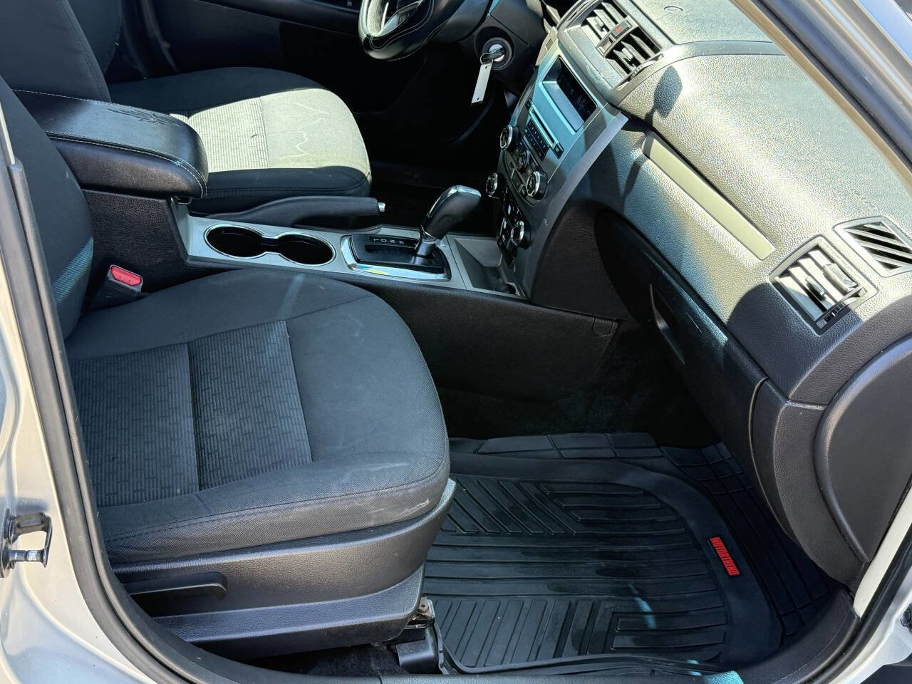 Used 2012 Ford Fusion SE FWD image 15