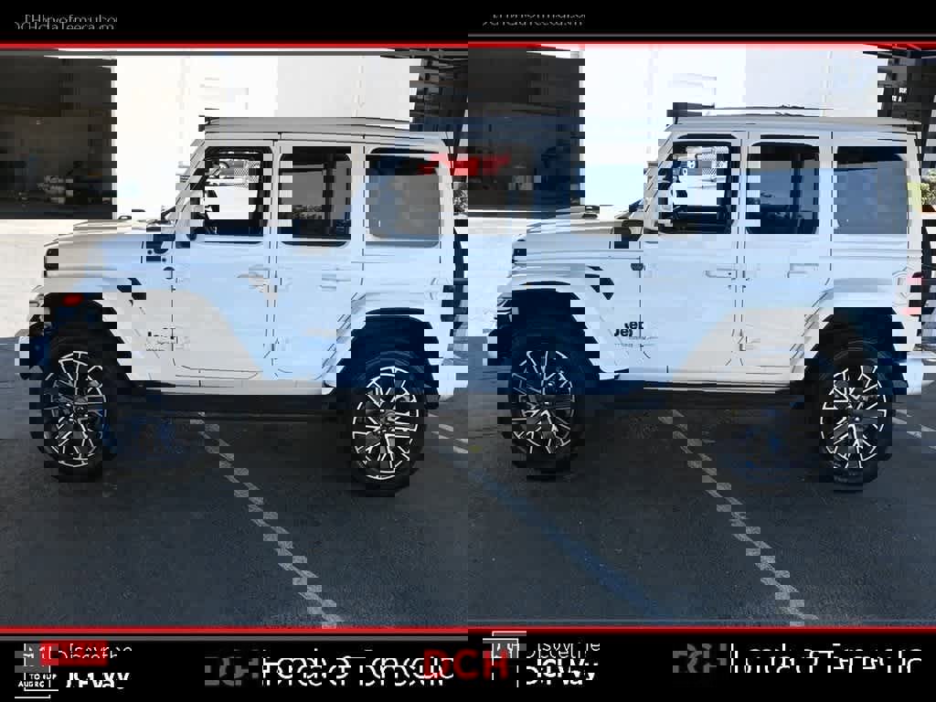 Used 2022 Jeep Wrangler Unlimited Sahara image 4