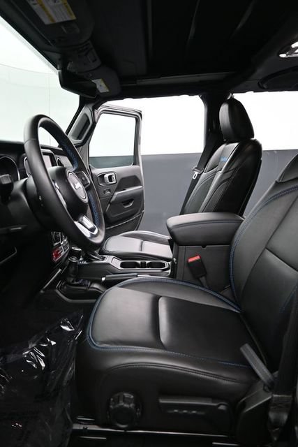 Used 2023 Jeep Wrangler Unlimited Rubicon 4xe w/ Cold Weather Group AWD/4WD image 7