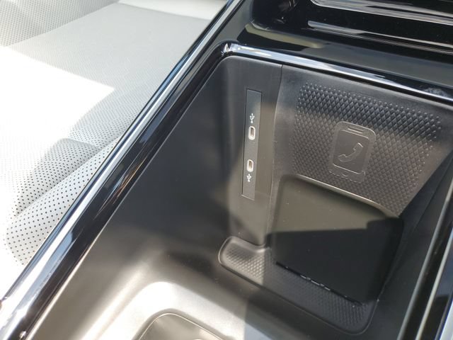 Certified 2025 Volkswagen ID.4 Pro S AWD/4WD image 33