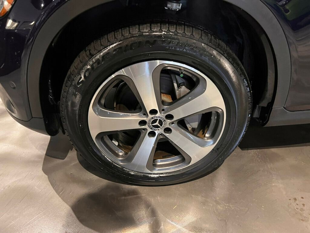 Used 2020 Mercedes-Benz GLC 300 4MATIC Coupe image 10