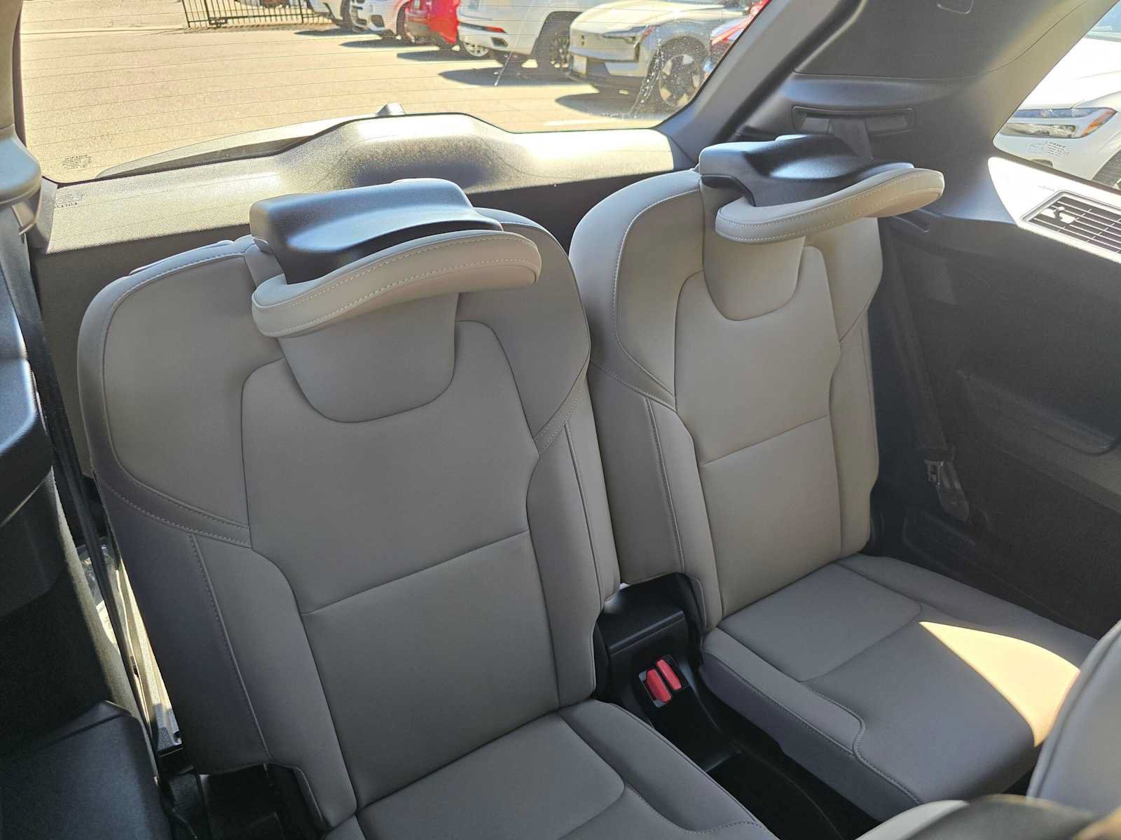 Certified 2026 Volvo XC90 B6 Plus w/ Protection Package Premier AWD/4WD image 15