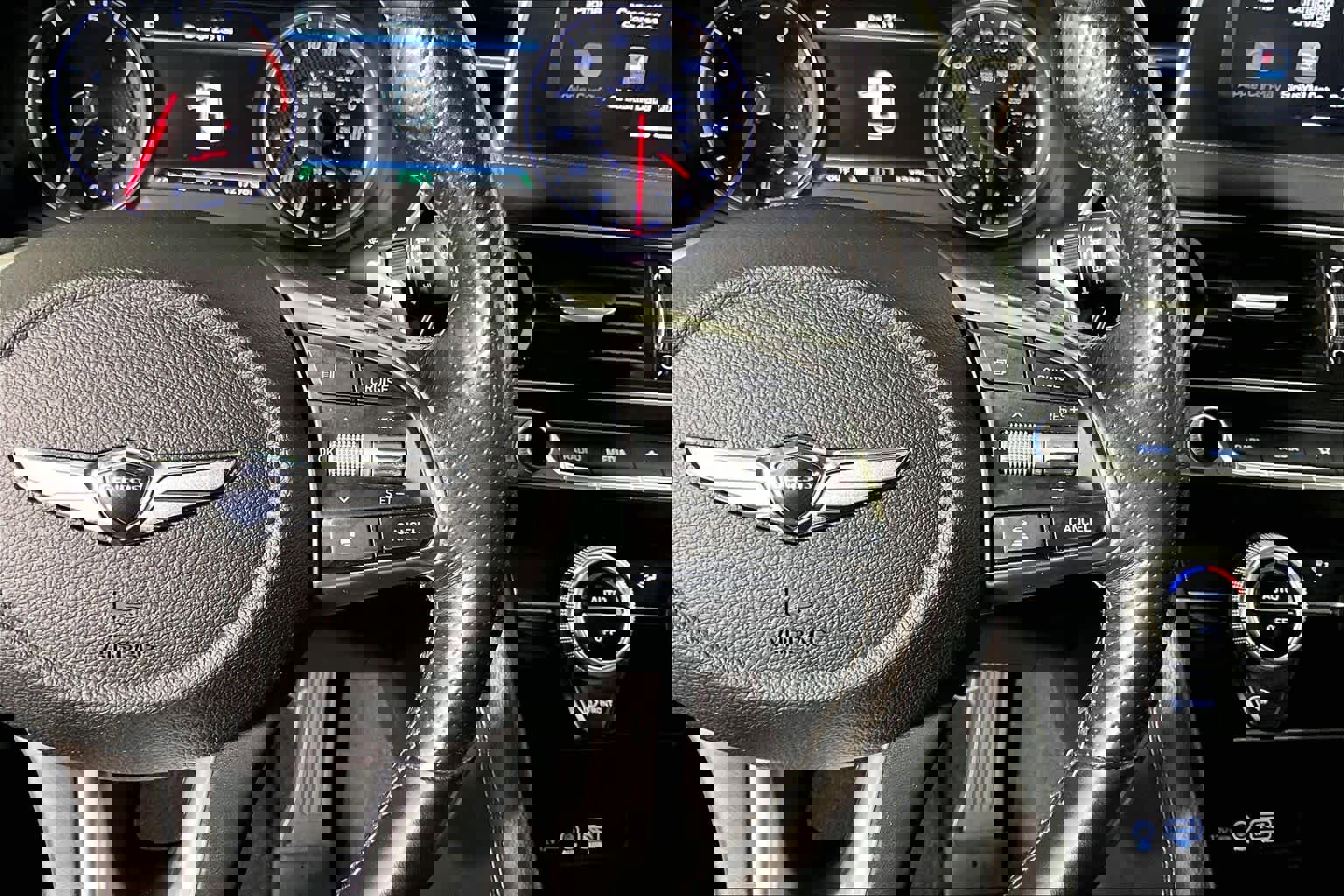 Used 2020 Genesis G70 2.0T image 23