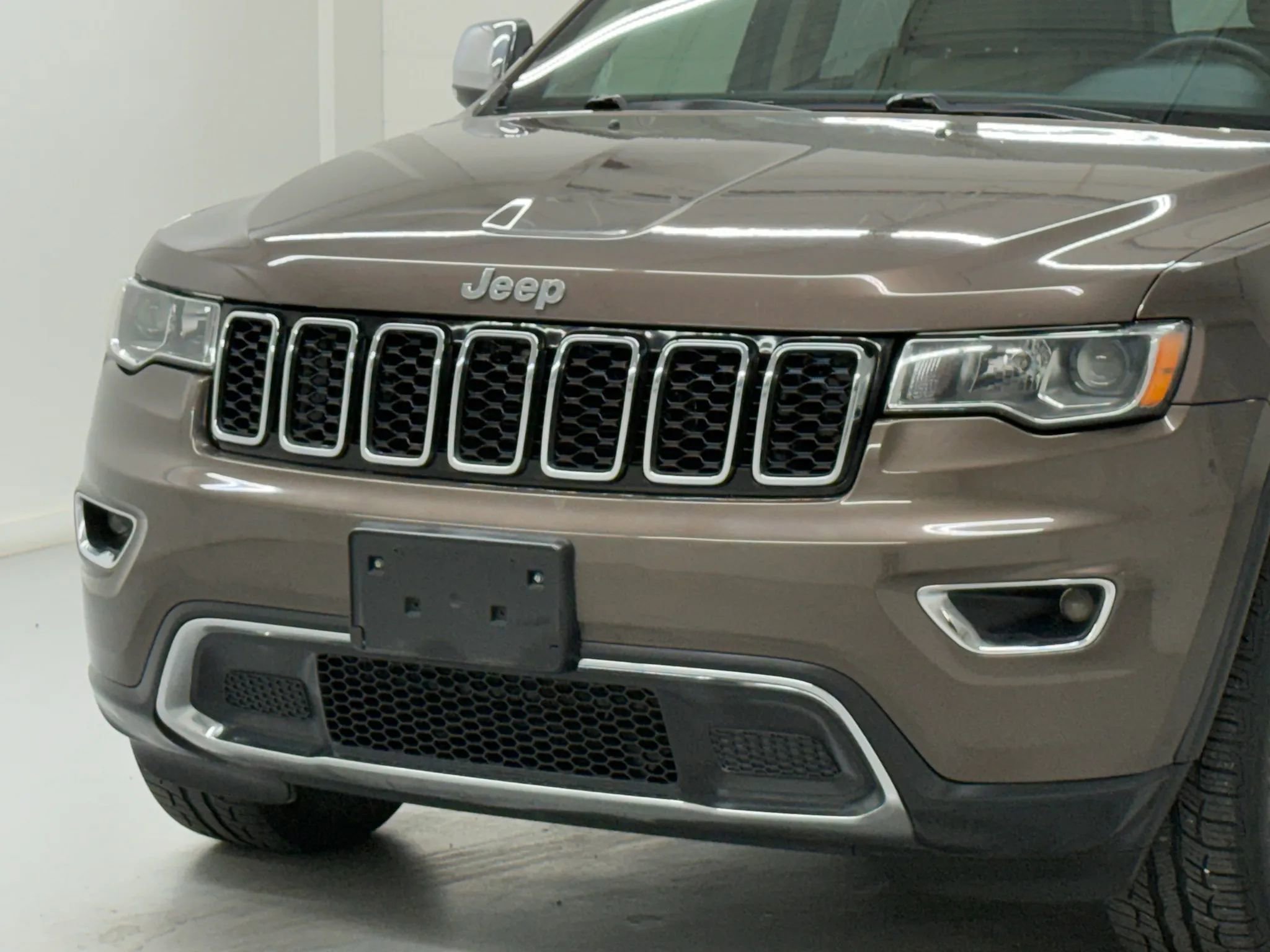 Used 2017 Jeep Grand Cherokee Limited RWD image 45