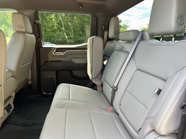 Used 2024 GMC Sierra 1500 SLT w/ X31 Off-Road Package AWD/4WD image 17