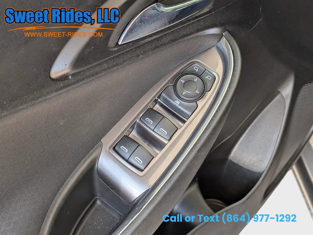 Used 2018 Chevrolet Malibu LT FWD image 17
