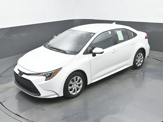 Used 2025 Toyota Corolla LE w/ Convenience Package image 29
