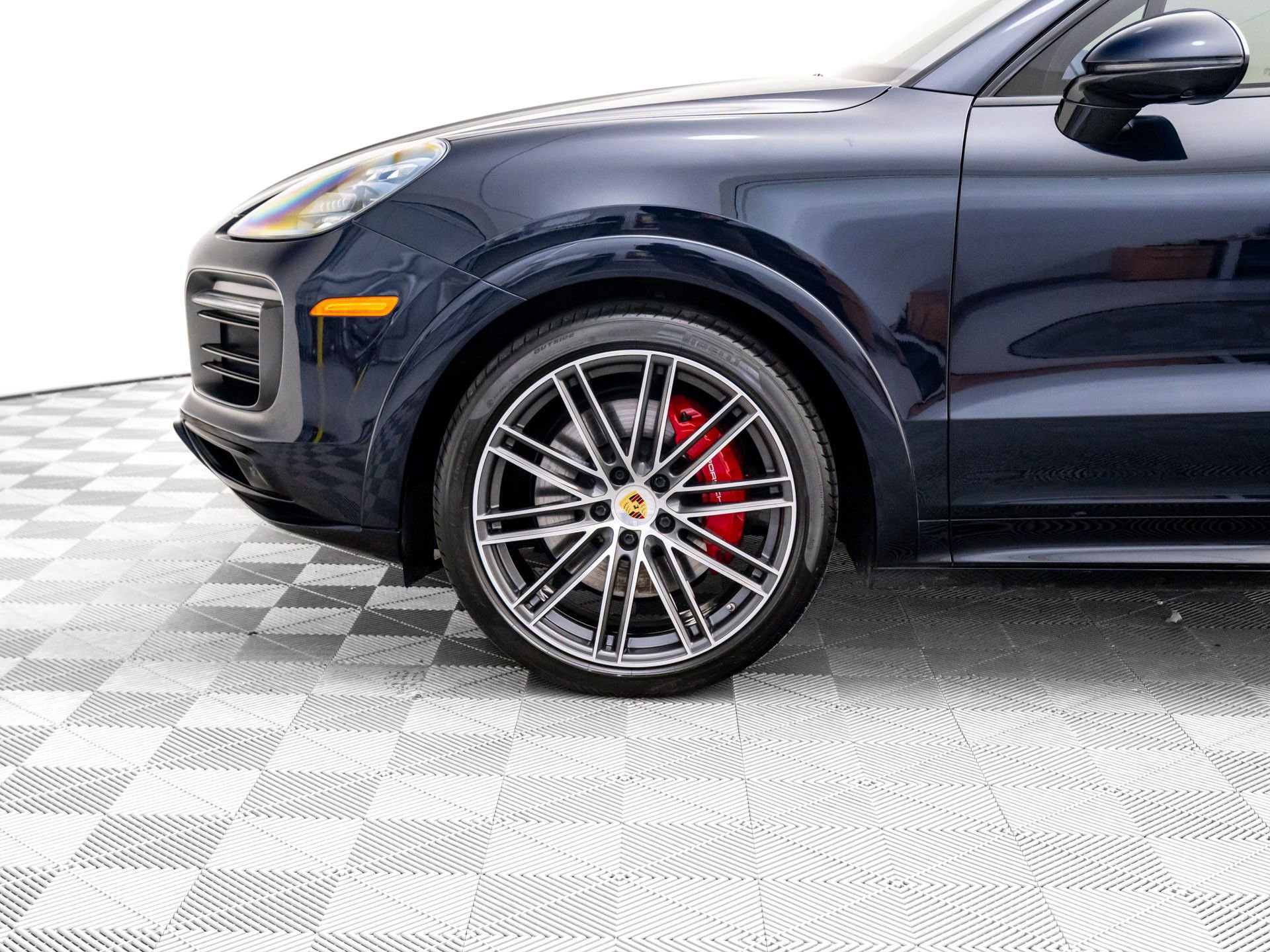Used 2021 Porsche Cayenne GTS AWD/4WD image 35
