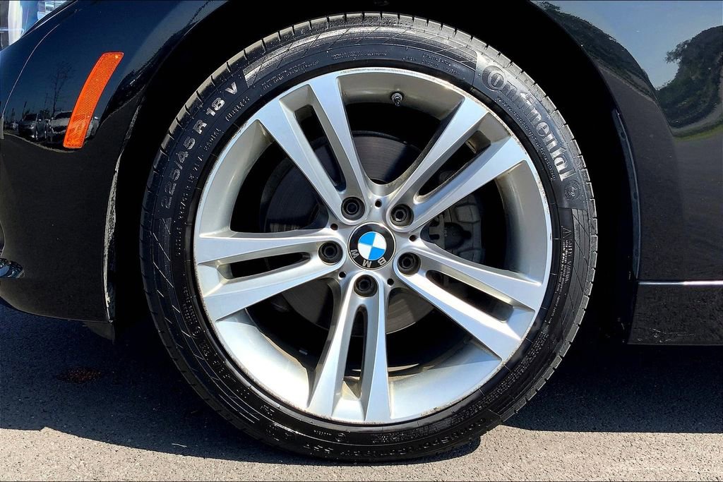 Used 2017 BMW 330i Sedan image 9