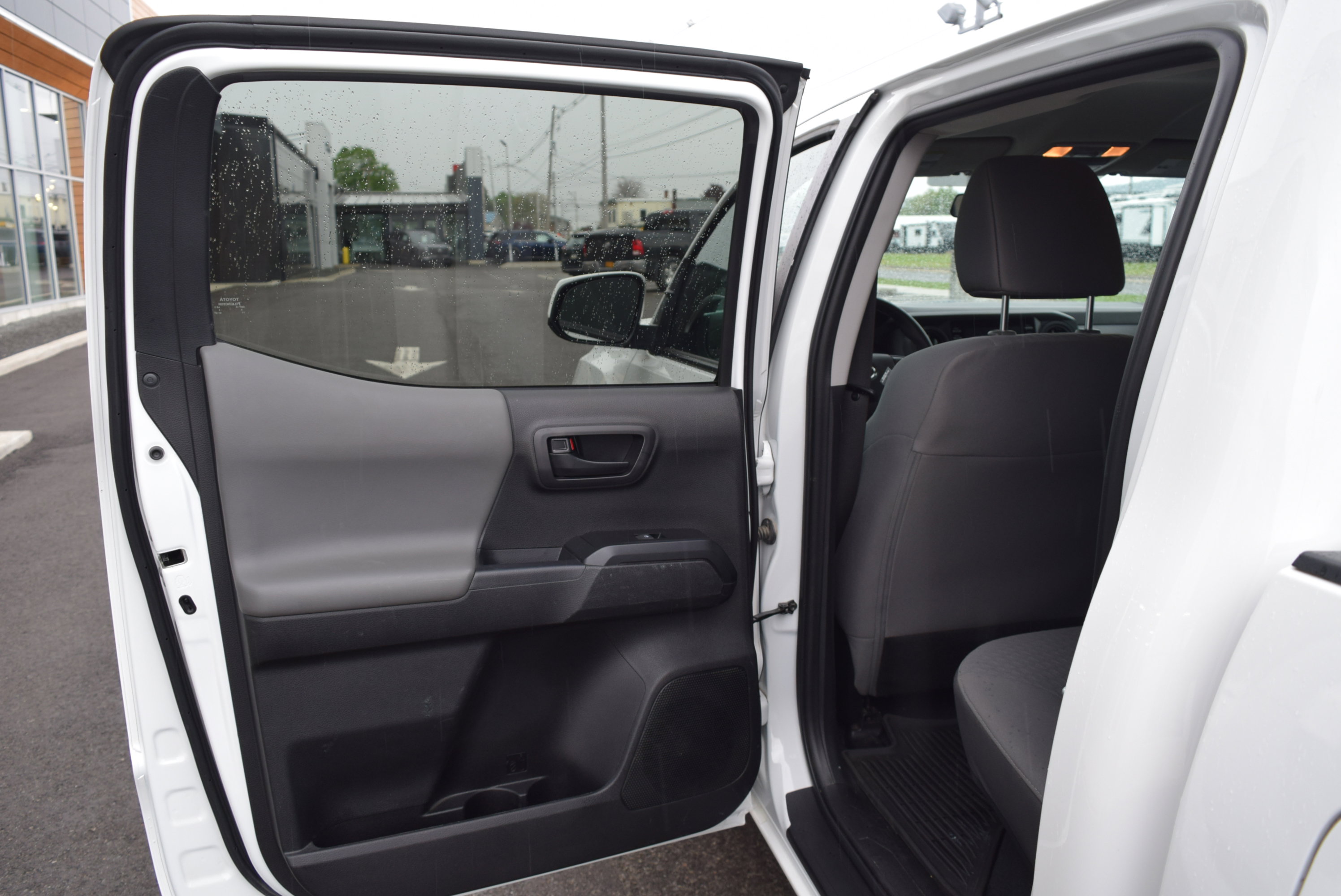 Used 2023 Toyota Tacoma SR w/ SR Convenience Package RWD image 10