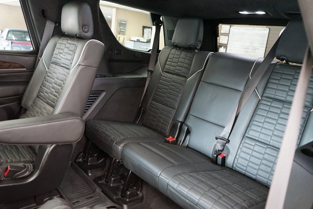 Used 2024 Cadillac Escalade Sport Platinum w/ LPO, ONYX Package image 19