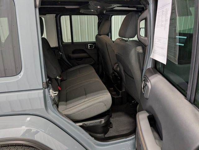 Used 2025 Jeep Wrangler Unlimited Sahara w/ Safety Group AWD/4WD image 25